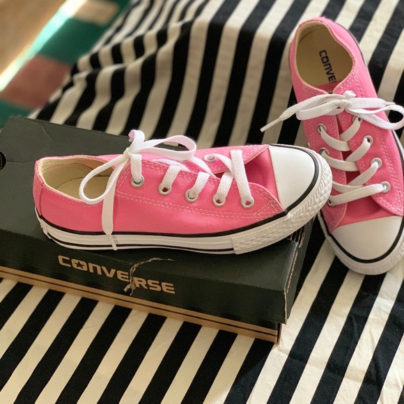 Girls low top tennis shoes - Picture 3 of 4